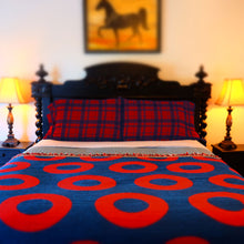 Load image into Gallery viewer, Donut Woven Cotton Blanket